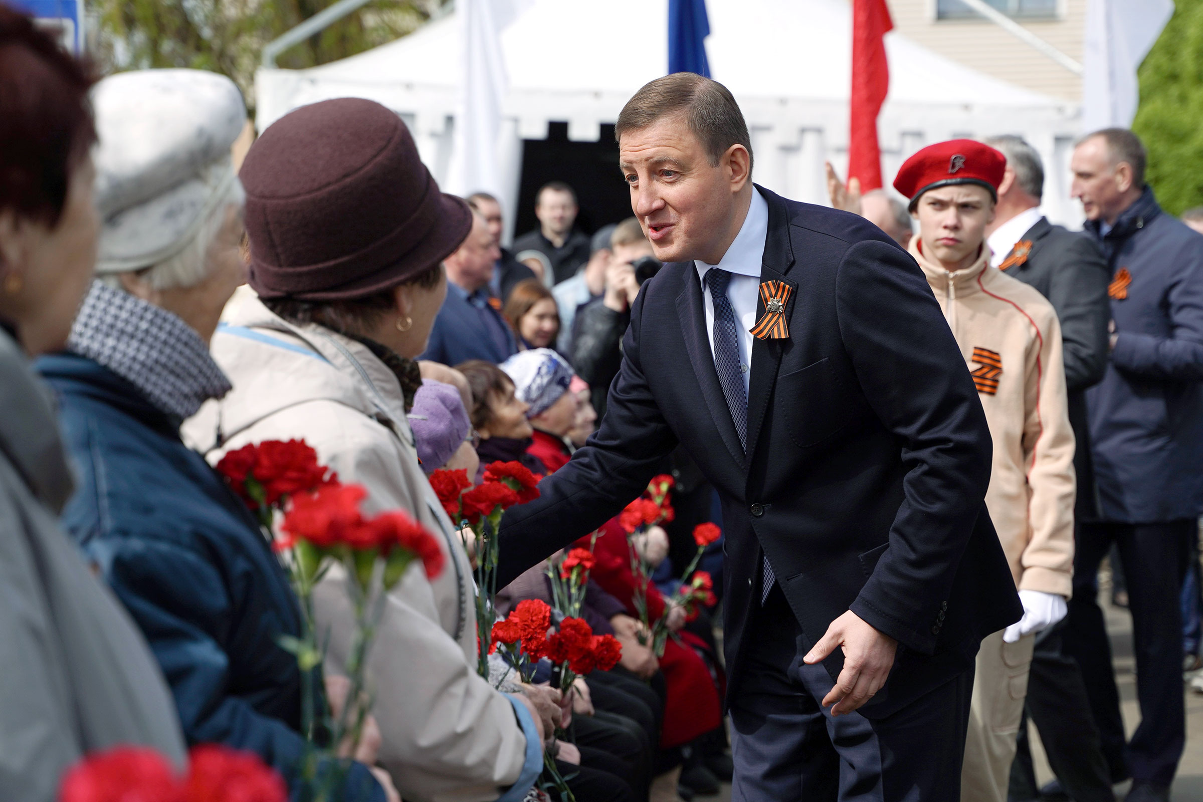 22 новых Вечных огня и Огня памяти зажглись в 11 регионах России